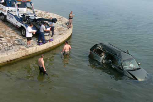 bridge-crash-614.jpg